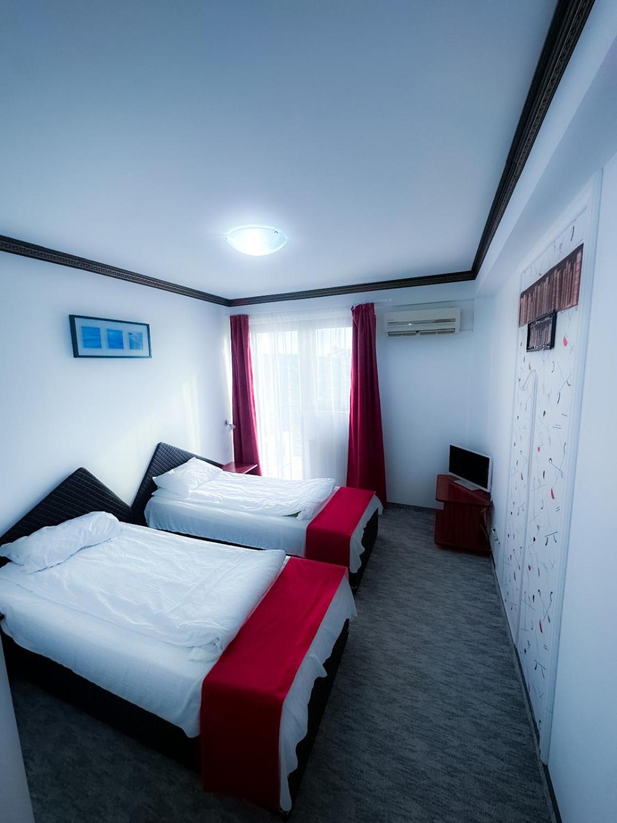 Shamrock Inn Jassy Zewnętrze zdjęcie