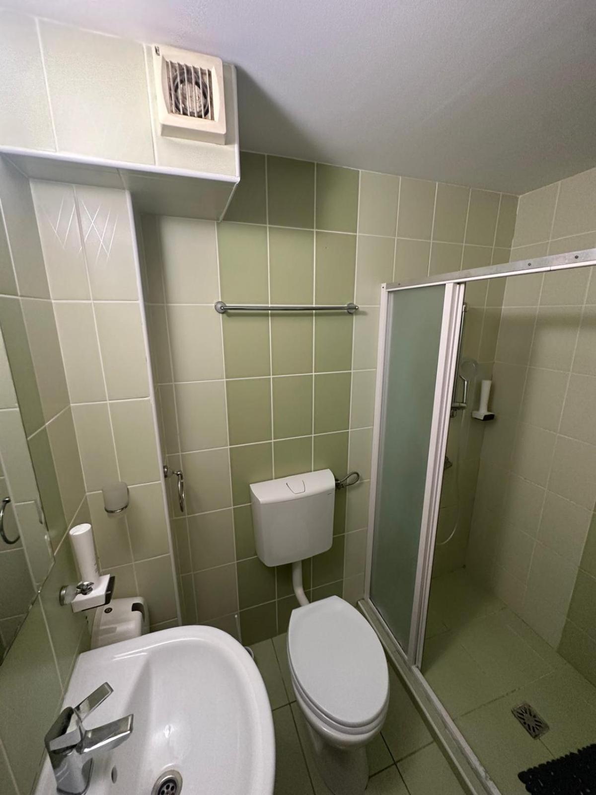 Shamrock Inn Jassy Zewnętrze zdjęcie