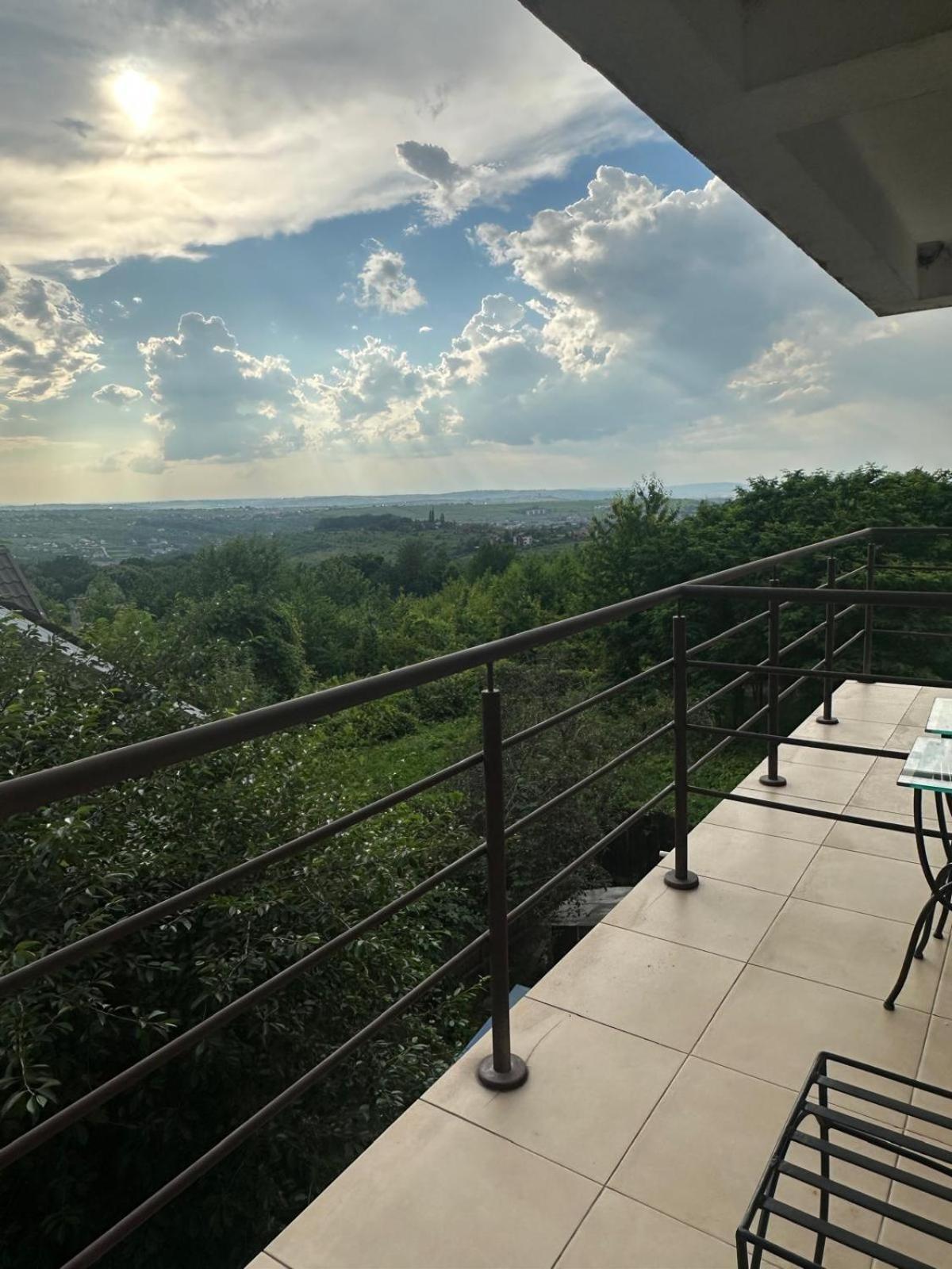 Shamrock Inn Jassy Zewnętrze zdjęcie