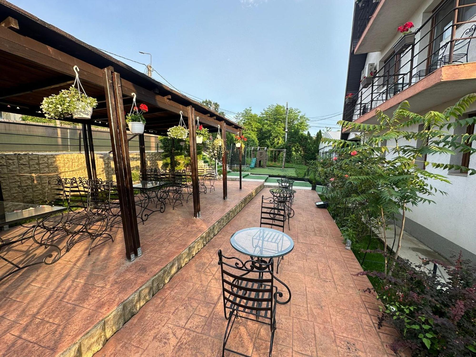 Shamrock Inn Jassy Zewnętrze zdjęcie
