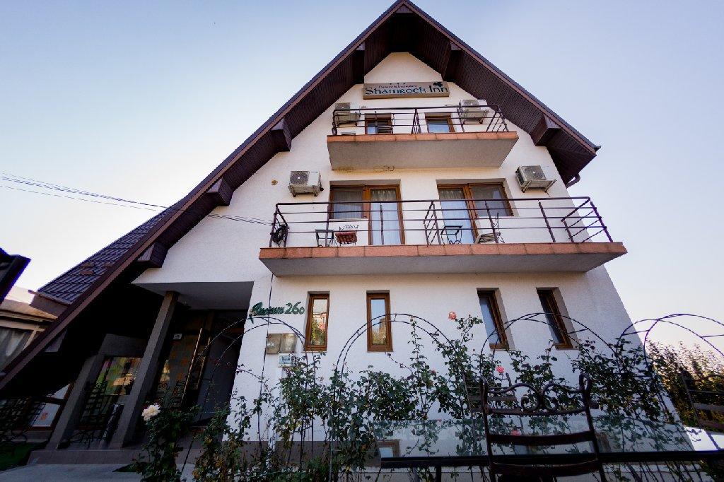 Shamrock Inn Jassy Zewnętrze zdjęcie
